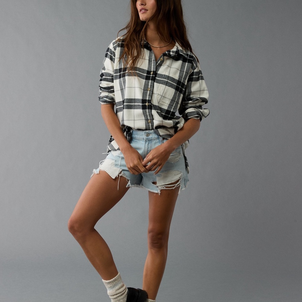 AE Women’s Black and White Flannel
